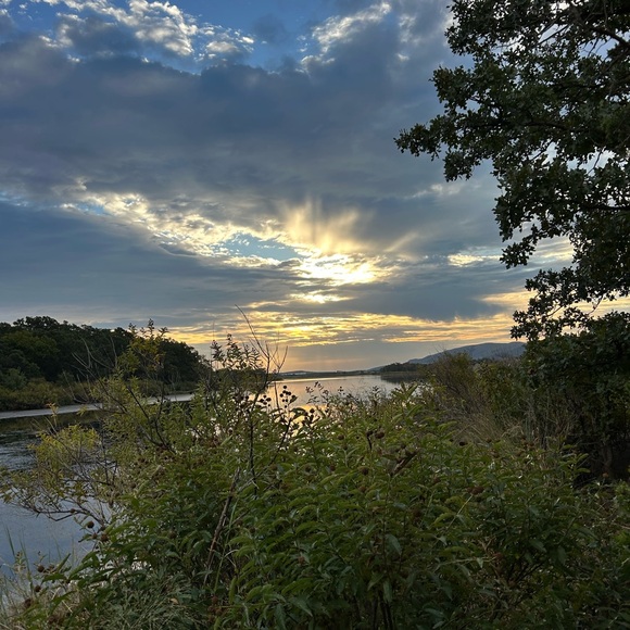 Meet your Posher, Lindsey - Picture 1 of 1